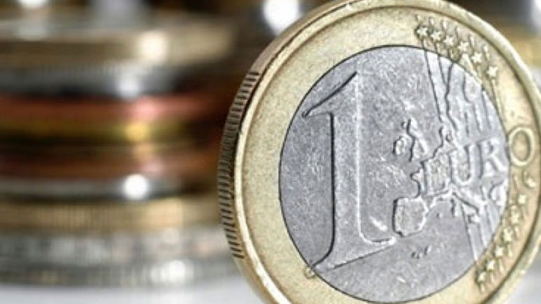 Αγορά συναλλάγματος: Οριακή πτώση του ευρώ