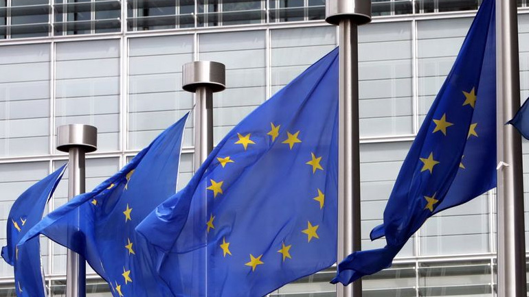 Την ανάγκη να ληφθούν μέτρα για την προστασία των παιδιών-μεταναστών υπογραμμίζει η Κομισιόν