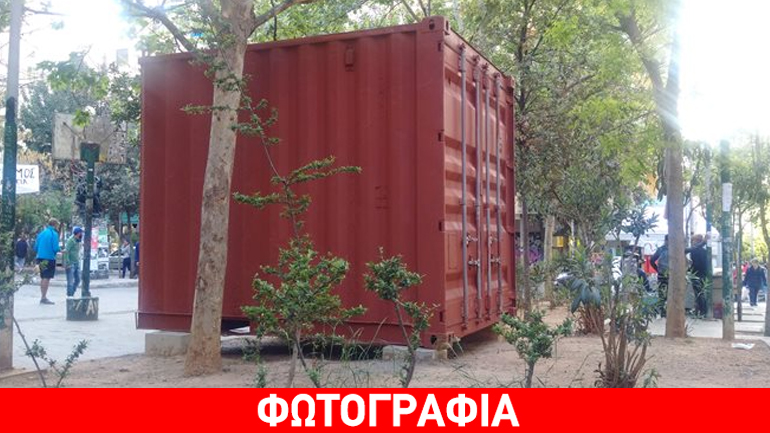 Έστησαν «πολιτικό περίπτερο» στα Εξάρχεια