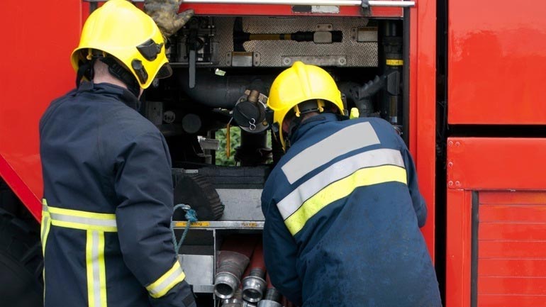 Μύκονος: Σώοι οι επιβαίνοντες τουριστικού σκάφους – Εκδηλώθηκε πυρκαγιά και βυθίστηκε