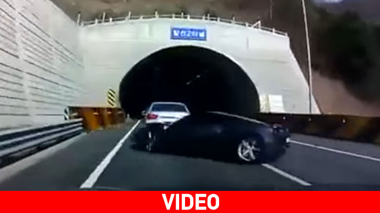 Έκαναν συγκρουόμενα σε τούνελ με Ferrari!