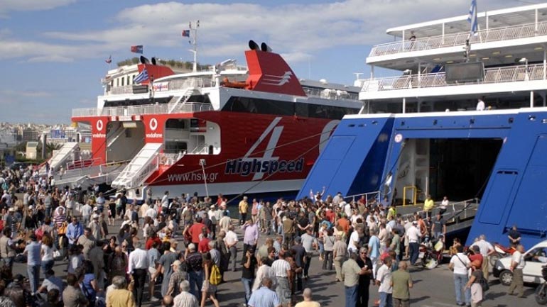 Αυξημένη η κίνηση στα λιμάνια – Σε επιφυλακή το Λιμενικό