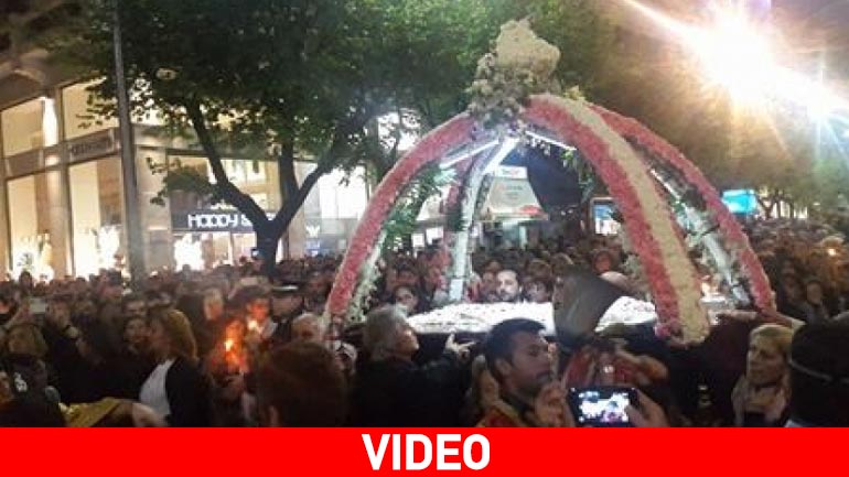 Συνάντηση των Επιταφίων της Μητρόπολης και της Αγ. Σοφίας στο κέντρο της Θεσσαλονίκης