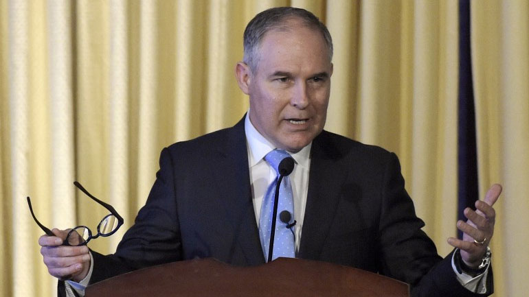 O Τραμπ σκέφτεται να αποσύρει τις ΗΠΑ από τη Συμφωνία για το Κλίμα