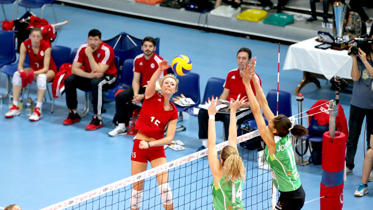 Βόλεϊ: Ήττα με 3-0 για τον Ολυμπιακό στον τελικό του Challange Cup