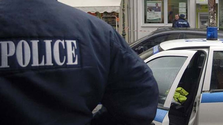 Κλεμμένα όπλα και χιλιάδες κροτίδες εντοπίστηκαν σε σπίτι στον Πύργο