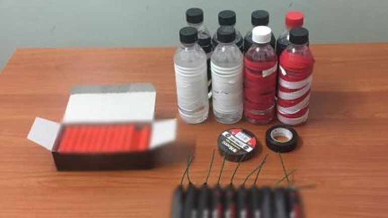 Υλικά για μολότοφ και κροτίδες κατασχέθηκαν στο Αιτωλικό