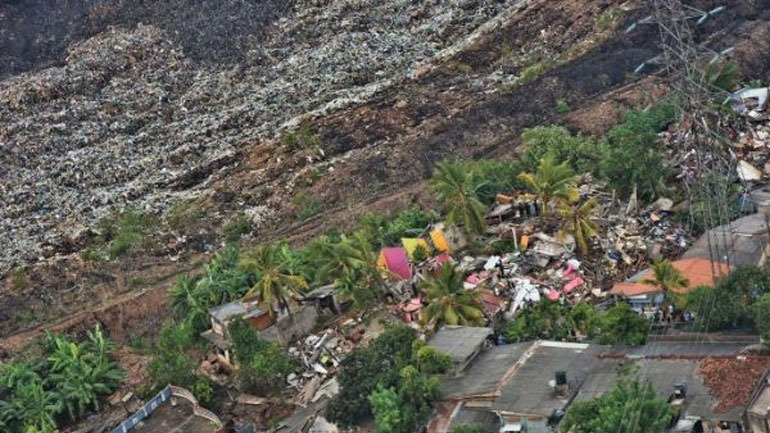 Σρι Λάνκα: Τουλάχιστον 19 άνθρωποι έχασαν τη ζωή τους από βουνό σκουπιδιών