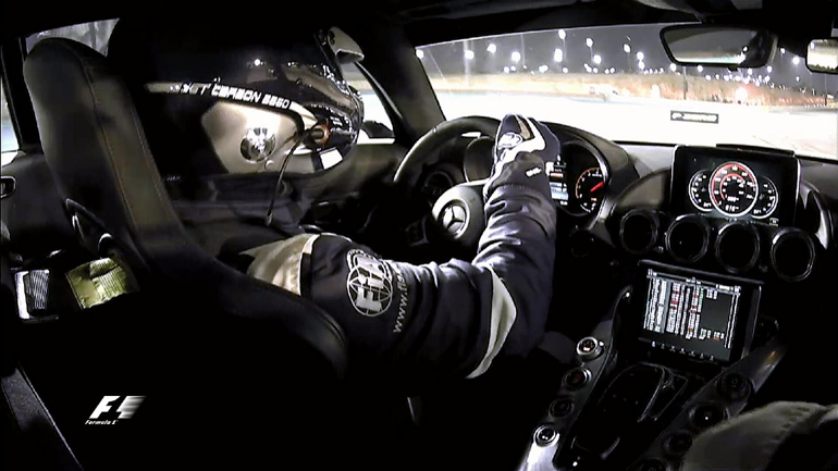 To αυτοκίνητο ασφαλείας μπήκε στην πίστα μία φορά...