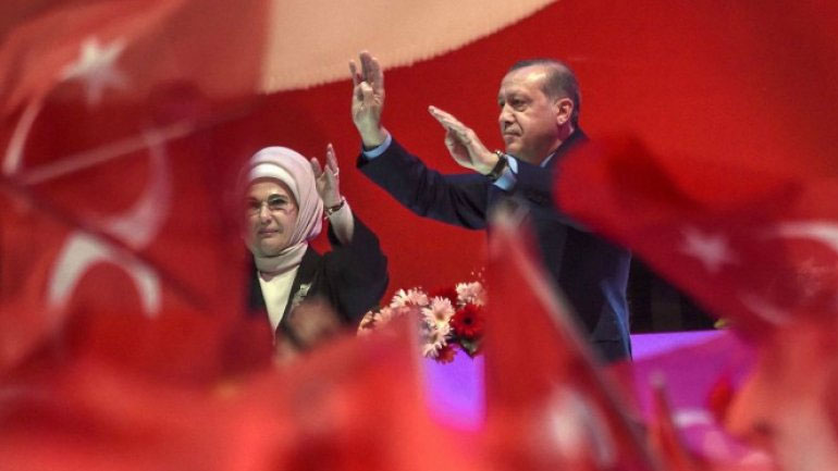 Στην επαναφορά της θανατικής ποινής εστιάζει ο Ερντογάν