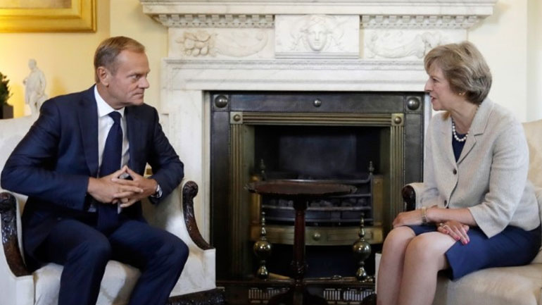 Τηλεφωνική επικοινωνία Τουσκ – Μέι για τις βρετανικές εκλογές