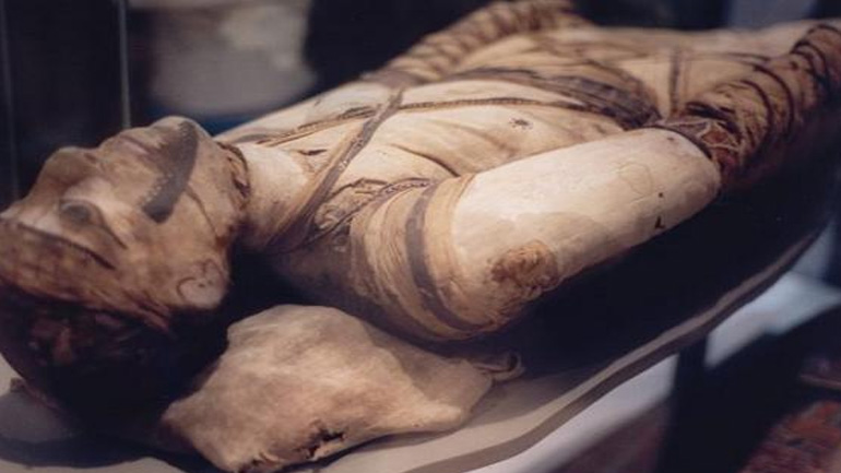 Αίγυπτος: Έξι μούμιες ανακαλύφθηκαν μέσα σε φαραωνικό τάφο