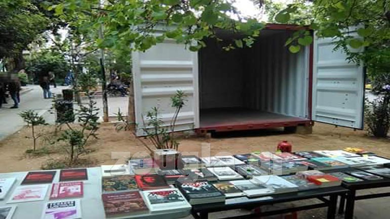 Επίσημη “πρώτη” για το «πολιτικό περίπτερο» στην πλατεία Εξαρχείων