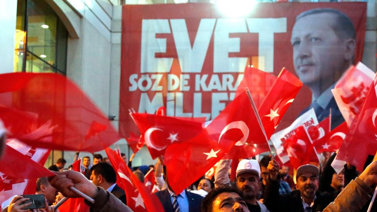 Γερμανία: Η ψήφος υπέρ του Ερντογάν πυροδοτεί διαμάχη για την ενσωμάτωση