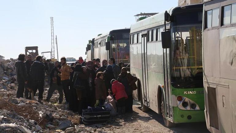 Συρία: Ξεκίνησε και πάλι η επιχείρηση εκκένωσης τεσσάρων πολιορκημένων περιοχών