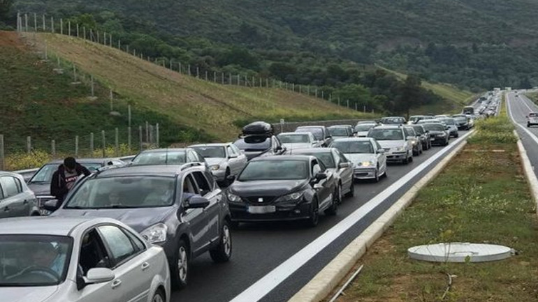 Φιάσκο: Αφού τις εγκαινίασαν, τώρα τις κλείνουν για την ολοκλήρωση των έργων