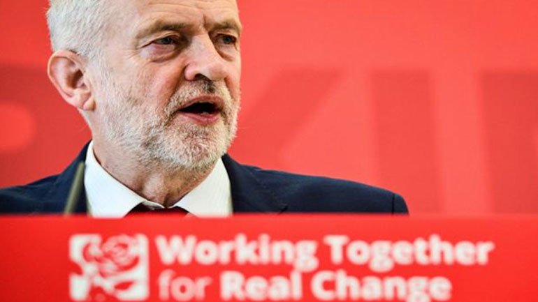 O Τζέρεμι Κόρμπιν θα παραμείνει στην ηγεσία του Εργατικού Κόμματος και μετά τις εκλογές
