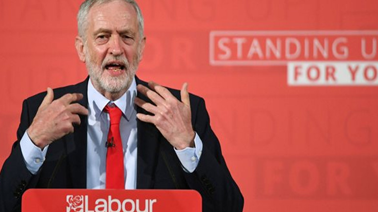 Βρετανία-Εργατικό Κόμμα: Ο Κόρμπιν εμφανίζεται ως ο υπέρμαχος των μη προνομιούχων έναντι του κατεστημένου