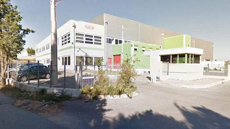 Η συμμορία εισέβαλε (28 Φεβρουαρίου) στην εταιρεία αλλαντικών «ΒΙΚΗ», που βρίσκεται επί της οδού Ασκληπειού 11 στο Κρυονέρι