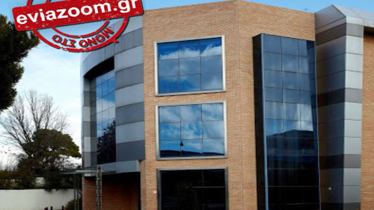 Πέντε άγνωστοι δράστες, με καλυμμένα τα χαρακτηριστικά τους, εισέβαλαν και στις εγκαταστάσεις του εργοστασίου «Septona» στο Σχηματάρι/φωτό: eviazoom