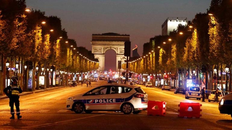 Αναγνωρίστηκε ο δράστης της επίθεσης στο Παρίσι, εξακριβώνεται εάν είχε συνεργούς