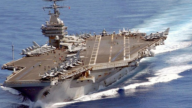 ΗΠΑ: Πιλότος μαχητικού έκανε χρήση του εκτινασσόμενου καθίσματος πριν την προσνήωση στο Carl Vinson