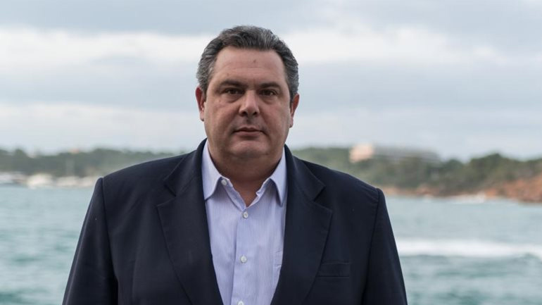 Πτήση πάνω από το σημείο όπου συνετρίβη το ελικόπτερο στο Σαραντάπορο πραγματοποίησε ο Π. Καμμένος