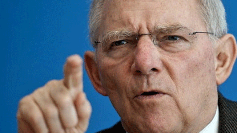 Παρέμβαση Σόιμπλε στις γαλλικές εκλογές με «όπλο» το ευρώ