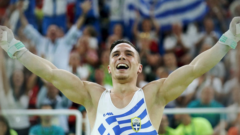 Ιστορικό χρυσό για τον Πετρούνια