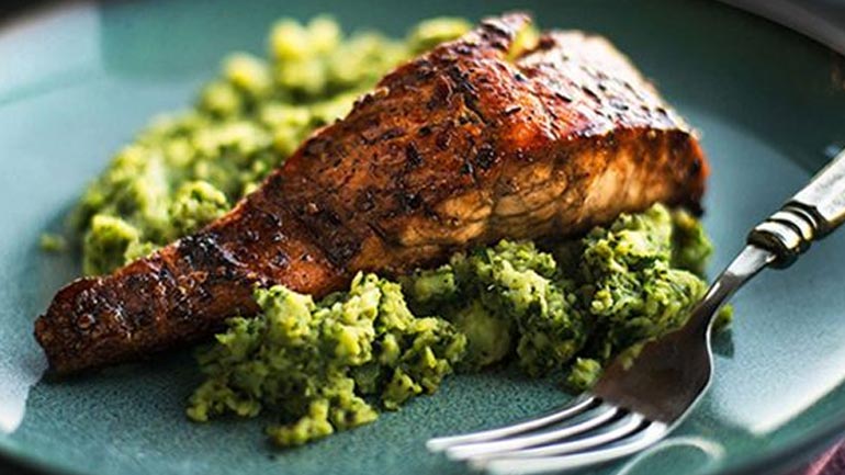 Λαβράκι με μπρόκολο