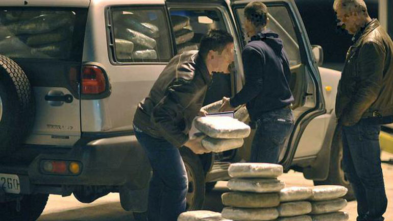 Άρτα: Μετέφερε μεγάλο φορτίο χασίς με δανεικό…αυτοκίνητο