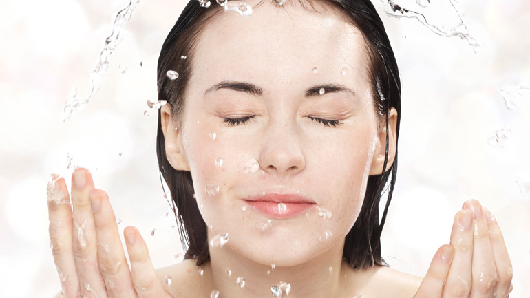 Μάσκα προσώπου για φρέσκο και λαμπερό δέρμα