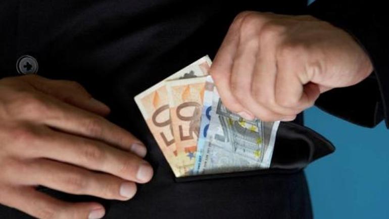 Απατεώνες παριστάνουν τους εφοριακούς στην Καλαμάτα