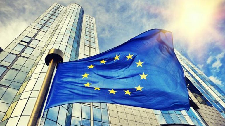 Η Κομισιόν εξετάζει το νομικό πλαίσιο για την πάταξη της ρητορικής μίσους στο διαδίκτυο