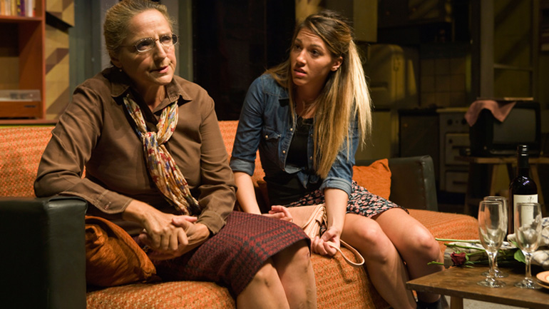 Η «Αγαπητή Ελένα» της Λουντμίλα Ραζουμόβσκαγια στο Θέατρο Εταιρείας Μακεδονικών Σπουδών