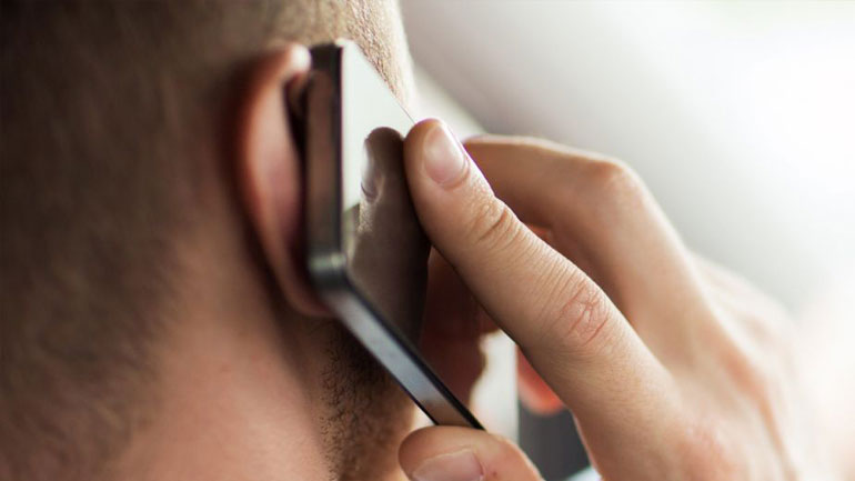 Δικαστήριο της Ιταλίας έκρινε ότι εγκεφαλικός όγκος συνδέεται με τη χρήση κινητού τηλεφώνου