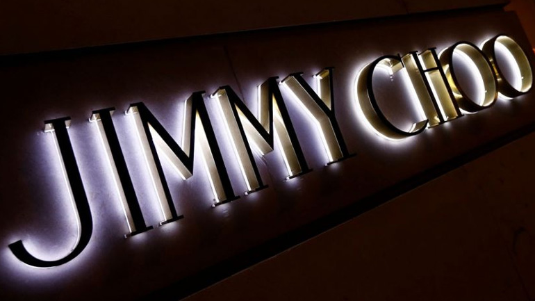 Ο οίκος Jimmy Choo αναζητεί υποψήφιους αγοραστές