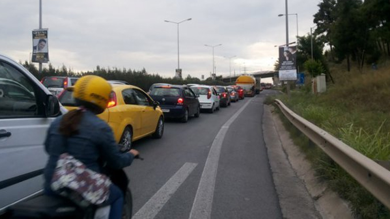 Καραμπόλα πέντε οχημάτων στον Περιφερειακό Θεσσαλονίκης