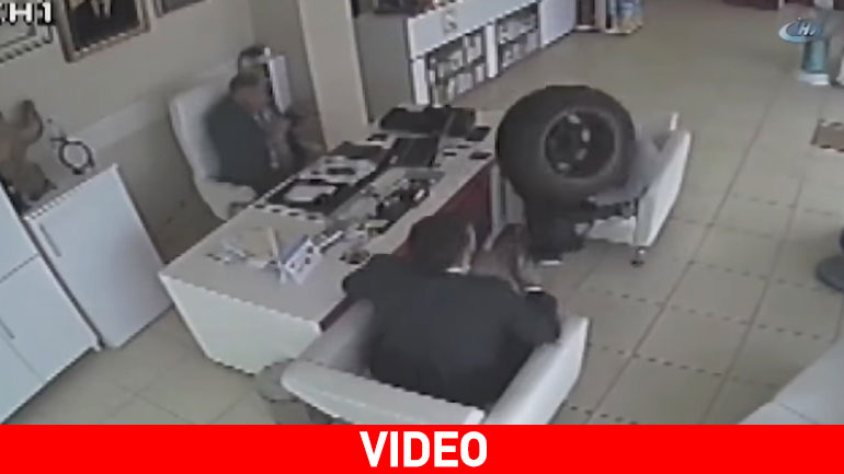 Του ήρθε η ρόδα στο κεφάλι!