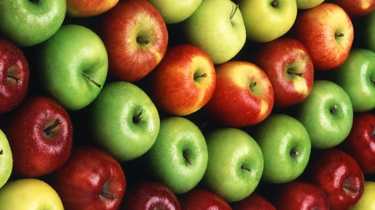 Δέσμευση 1,5 τόνου φρούτων χωρίς ταυτότητα στον Πειραιά