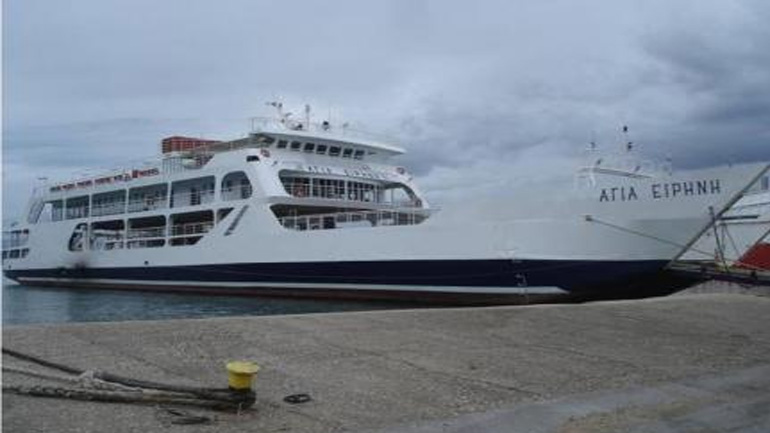 Κέρκυρα: Δεμένα τα πλοία στο λιμάνι την Πρωτομαγιά