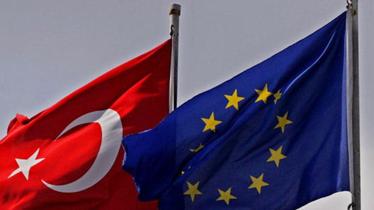 Η Άγκυρα θα επανεξετάσει τη θέση της για την ένταξή της στην ΕΕ Η Άγκυρα θα επανεξετάσει τη θέση της για την ένταξή της στην ΕΕ