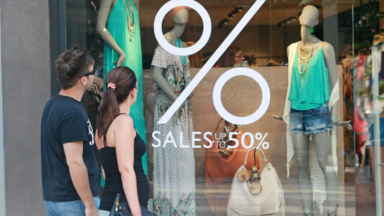 Ξεκινούν οι ενδιάμεσες εκπτώσεις