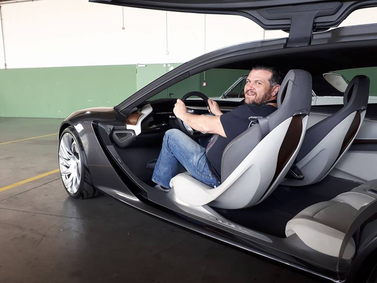 Ο δημοσιογράφος αυτοκινήτου Παντελής Πατέλος