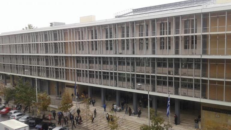 Δύο συγκεντρώσεις διαμαρτυρίας έξω από τα δικαστήρια στη Θεσσαλονίκη