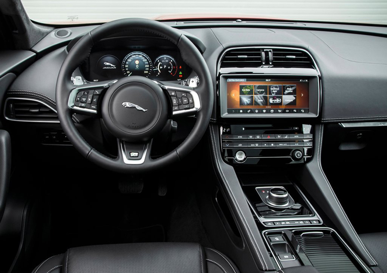 Το εσωτερικό της Jaguar F-Pace