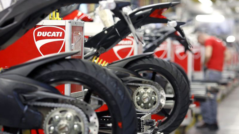 Βόμβα από τη VW – Πουλά την Ducati!