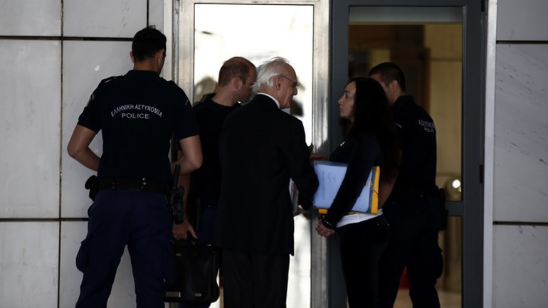 Καθυστερεί η αποφυλάκιση του Άκη