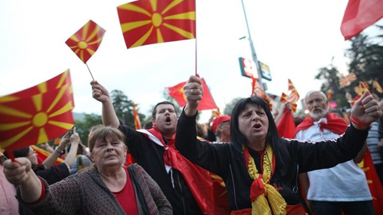 Διαδήλωση υποστηρικτών του Γκρούεφσκι στο κέντρο των Σκοπίων