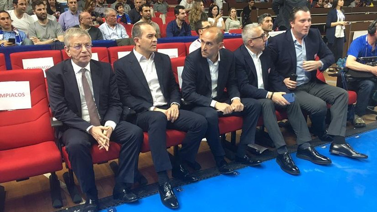 Παρόντες στο «Αμπντί Ιπεκτσί» οι Αγγελόπουλοι